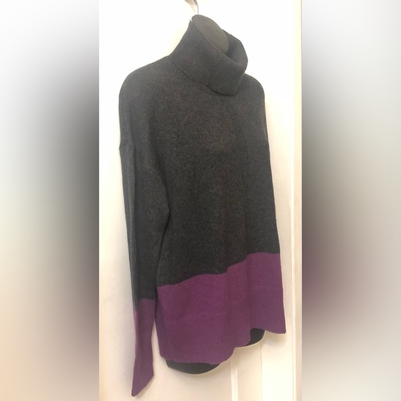LOVELY SOFT DARK GREY & PURPLE TURTLENECK WITH 10% CASHMERE NWT - Picture 4 of 16